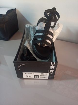 Sandalias NUEVAS negras 38