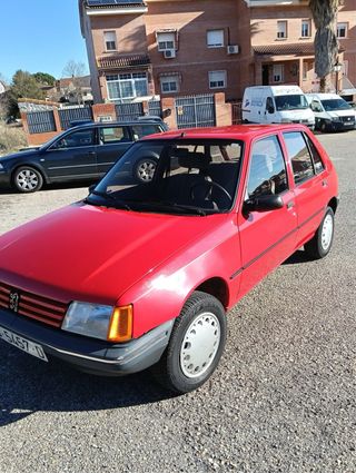 Peugeot 205 SR