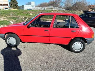 Peugeot 205 SR