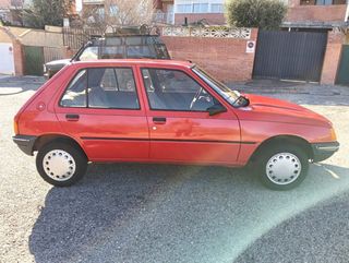 Peugeot 205 SR