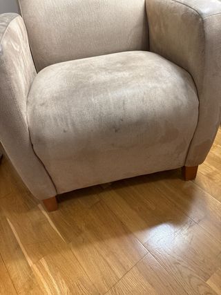 Sillón orejero beige tela
