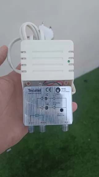 Amplificador antena  interior de vivienda