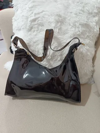 Bolso negro charol