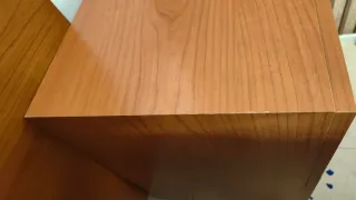 2 Mesitas de noche color madera de cerezo