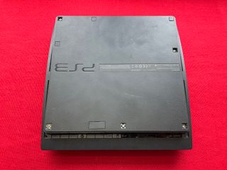 Consola Playstation 3 Slim PARA PIEZAS O REPARAR