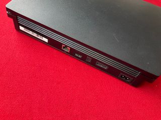 Consola Playstation 3 Slim PARA PIEZAS O REPARAR