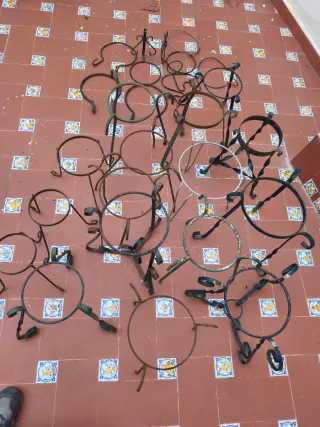 16 Soportes y 11 cuelgues forja para macetas