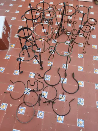 16 Soportes y 11 cuelgues forja para macetas