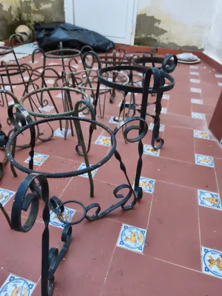 16 Soportes y 11 cuelgues forja para macetas