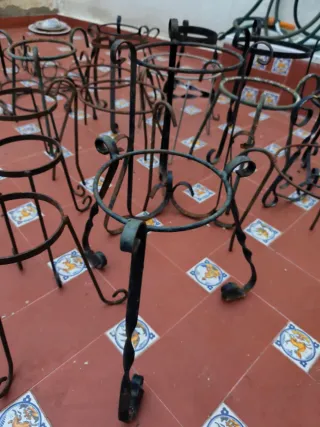 16 Soportes y 11 cuelgues forja para macetas