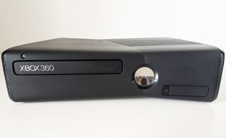 Xbox 360 Slim + cavi + 2 joystick, OTTIMO stato