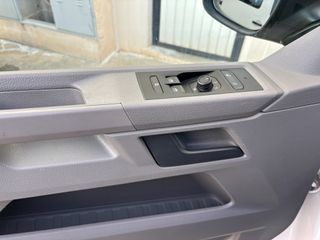 VOLKSWAGEN CARAVELLE 9PX.