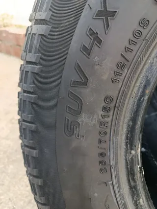 2 Neumáticos 255/70R15C 112/110S