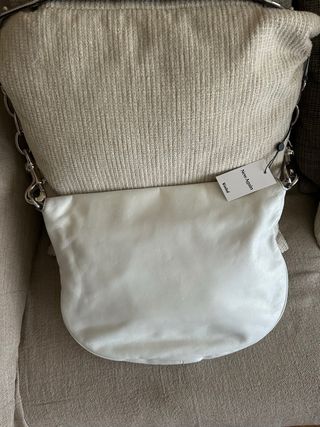 Bolso Gucci Blanco Piel con Detalles Plateados,