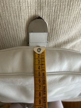 Bolso Gucci Blanco Piel con Detalles Plateados,