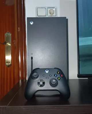 Xbox Series X + 2 mandos + 2 baterías recargables