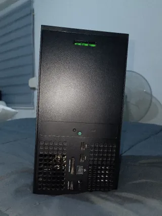 Xbox Series X + 2 mandos + 2 baterías recargables