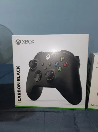 Xbox Series X + 2 mandos + 2 baterías recargables
