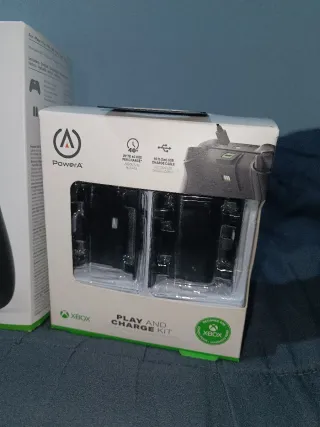 Xbox Series X + 2 mandos + 2 baterías recargables