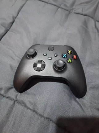 Xbox Series X + 2 mandos + 2 baterías recargables