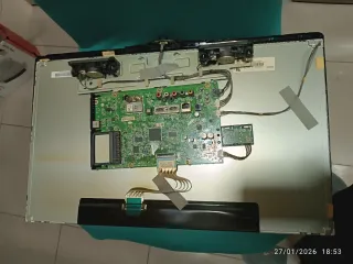 Televisión LG 24MT49S para piezas