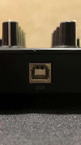 Traktor Kontrol X1 MK1 Controlador DJ