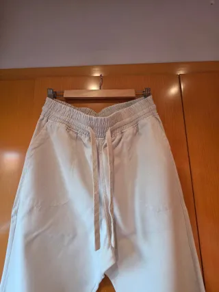 Pantalones Zara anchos de algodón beige