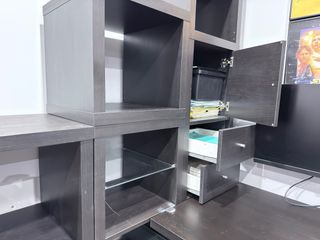 Estanteria y mesa Ikea Kallax Negra. Todo Montado