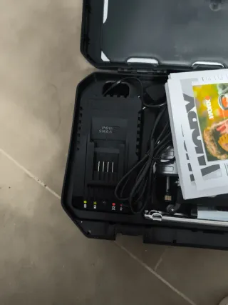 Caladora Worx 20V WX543 con batería y maletín