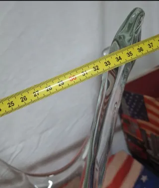 Jarrón de cristal con base dorada