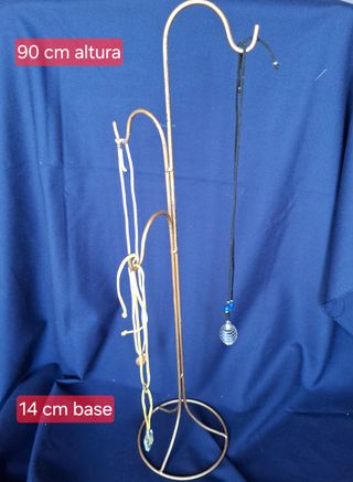 Expositor de collares de sobremesa dorado