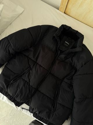 Chaqueta acolchada Bershka negra