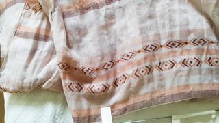 Pañuelo estampado tonos salmón