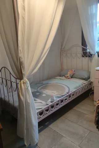 Cama con dosel Maisons du Monde rosa