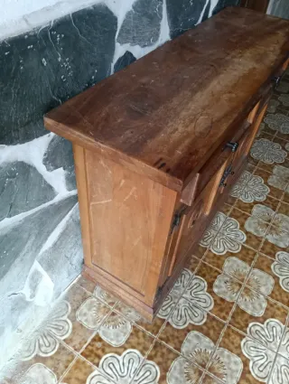 Mueble de madera rústico para entrada