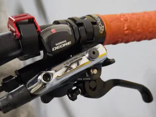 Bicicleta WST ALU XT RockShox Reba