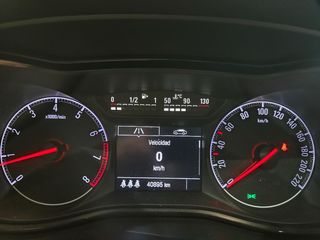 Opel Corsa con muy pocos kilómetros.