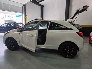 Opel Corsa con muy pocos kilómetros.