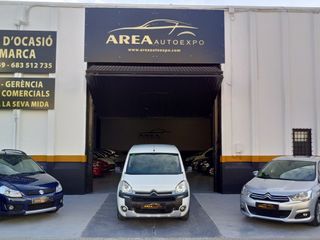 Opel Corsa con muy pocos kilómetros.