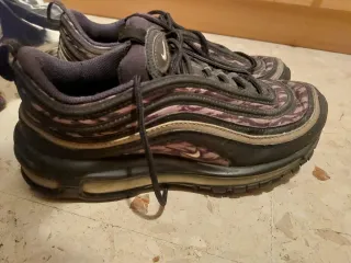 Nike Air Max 97 leopardo negro y rosa