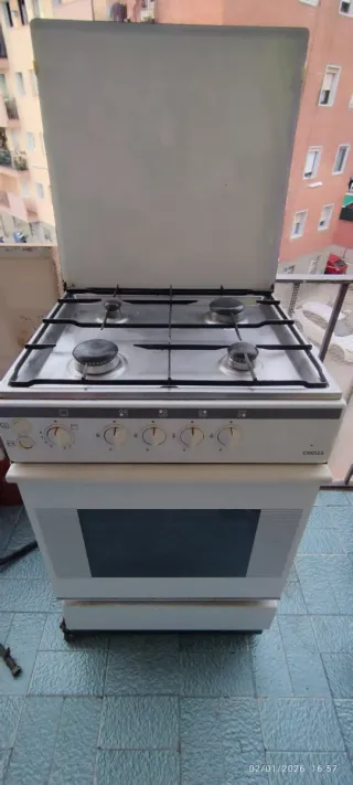 Cocina de gas natural 4 fuegos