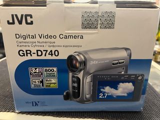 Videocámara Digital JVC GR-D740