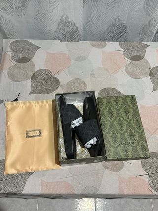 Chanclas Gucci Negras