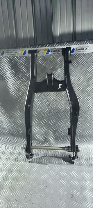 FORCELLONE POSTERIORE KAWASAKI Z 650 2021 2024