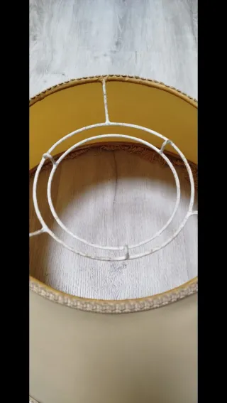 Lámpara de mesa vintage tela y metal