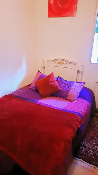 Alquilo habitacion por noches.