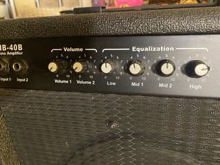 Amplificador Bajo Harley Benton 40W