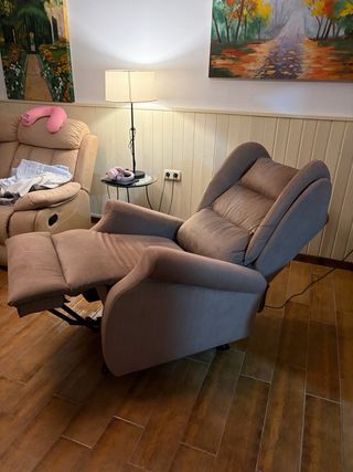 Sillón reclinable automático orejero beige tostado