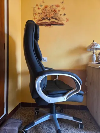Silla de escritorio ergonómica negra