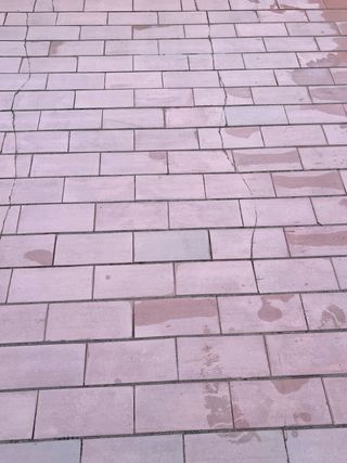 Limpieza de baldosas, patios, terrazas con Karcher